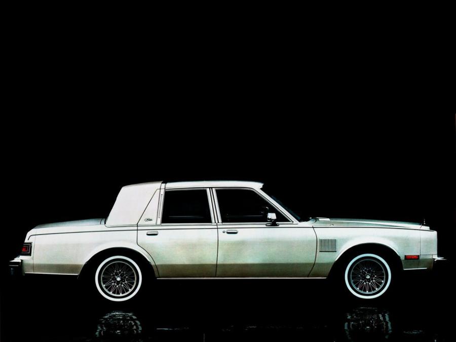  Chrysler Fifth Avenue 1984 года  (фото 4 из 9)